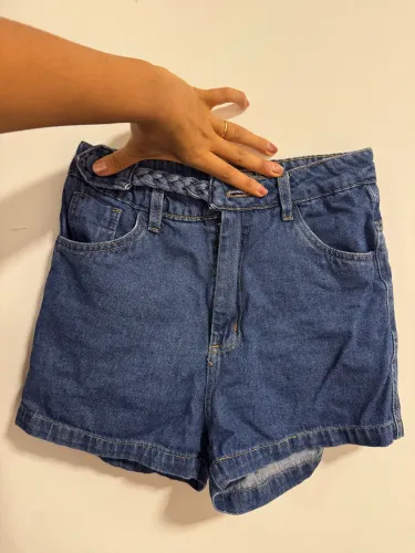 Short jeans