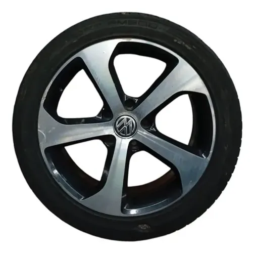 Roda Pneu Ruim 225 45 17 Vw Golf Gti 2.0 T 2015 Detalhe Cinza