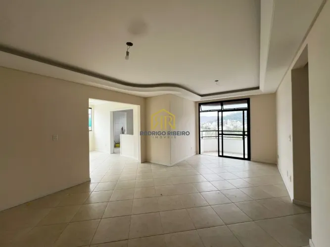 Cobertura com piscina e 03 dormitórios - Carvoeira