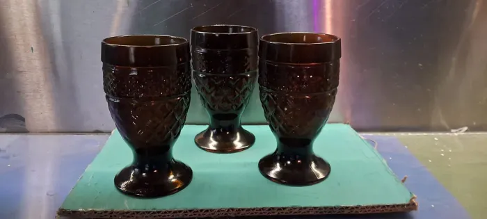 Trio taça vidro âmbar bico de jaca