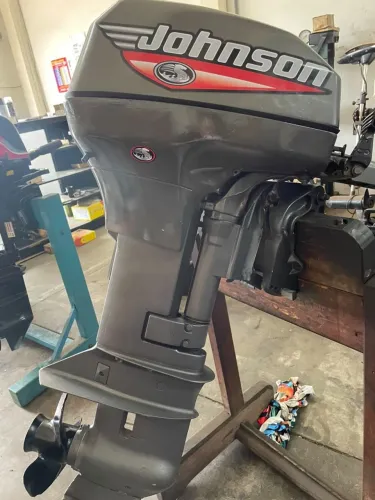 Motor popa 15 hp Johson
