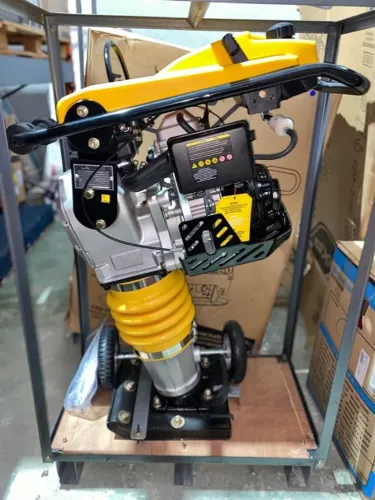 Compactador de Solo a Gasolina Percussão Motor 4T - Toyama