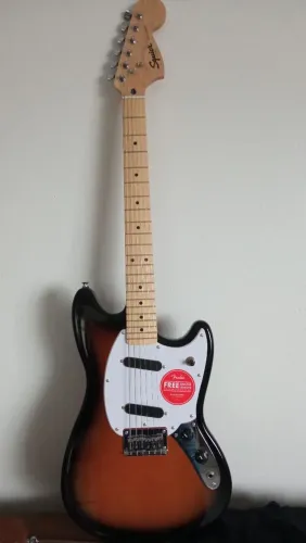 Squier Mustang