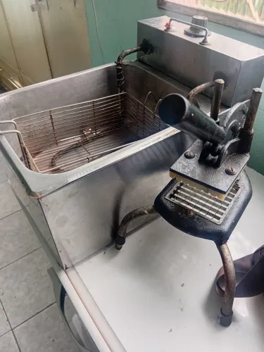 Máquina De Assar Batatinha E Descascador