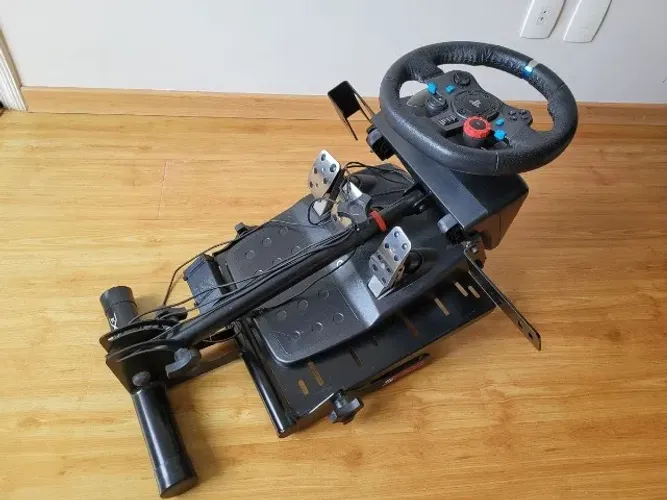 Volante G29 Logitech com Suporte e Pedais