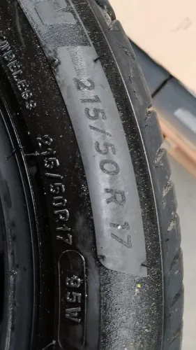 Pneu 215/50- R17 Corolla