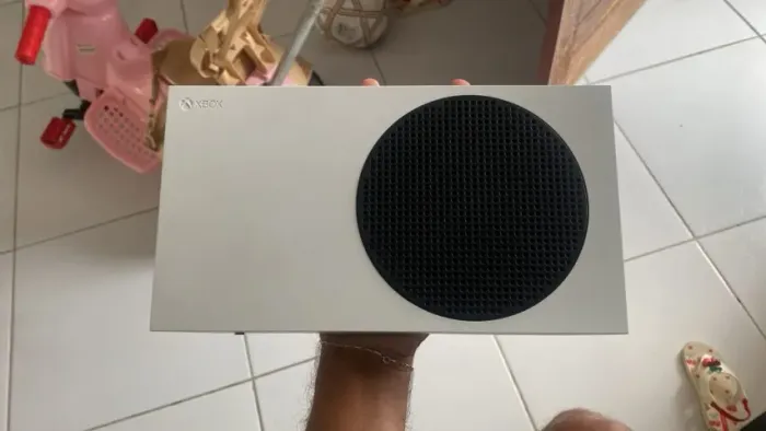 Xbox Series S defeito (não da imagem)