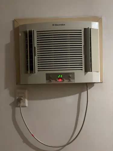 Ar-Condicionado Electrolux 7.500 BTUS 220V com controle remoto