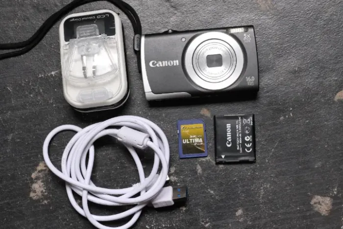 Camera Digital Cybershot CANON POWERSHOT A2500
