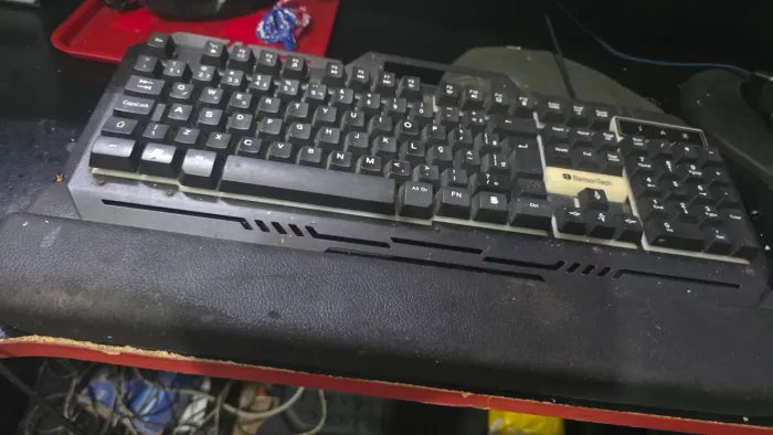Teclado Gamer com RGB