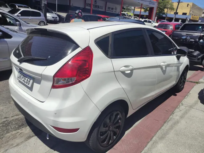 Ford Fiesta 1.5 16V Flex Mec. 5P 2015