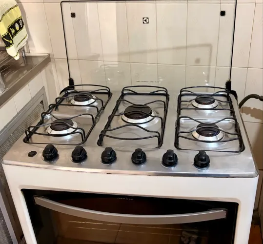 Vendo fogão 5 bocas eletrolux