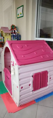Casinha de brinquedo infantil Rosa Magical 560010 Belfix cor rosa-ciclete princesas