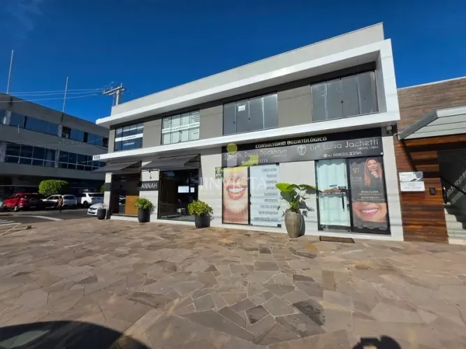 Sala comercial disponível para aluguel anual no centro!