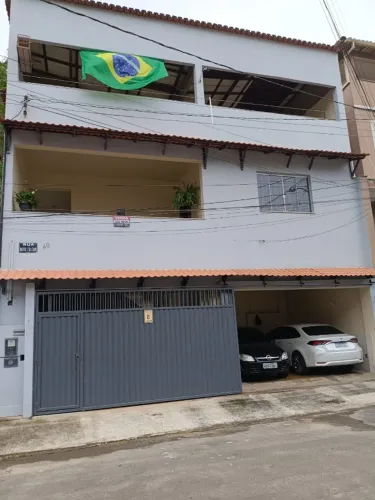 Casa Ampla à Venda no Romão, 3 Quartos, Garagem, Varanda e Terraço