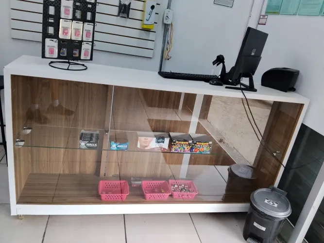 Gôndola de loja com expositor