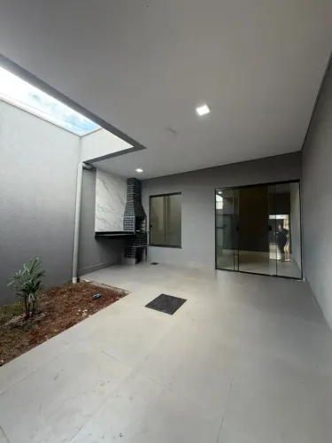 Casa 2/4 com suite - 200 metros da rua da Divisa