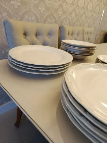 Jogo de Pratos de Porcelana