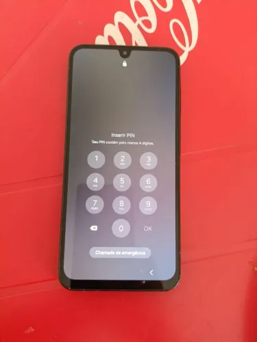 Celular A26 sem apenas com trincado,atras mais não interferência,em nada pega perfeitament