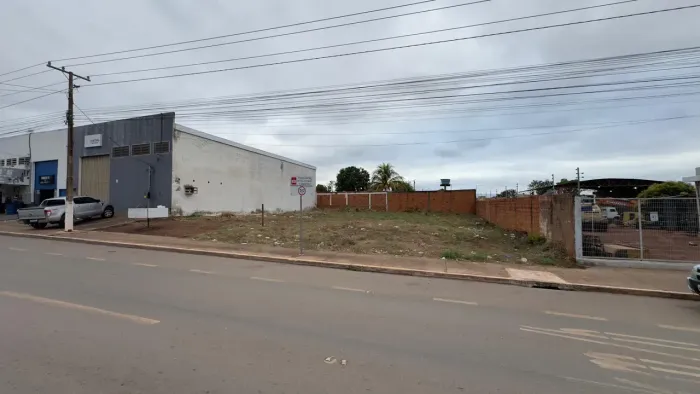 Alugo terreno na Filiton Muller para fins comercias