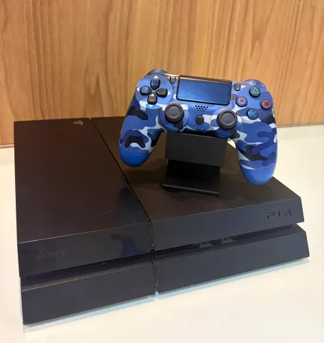 PS4 500GB - Ótimo Estado + Controle Camuflado