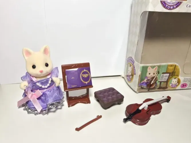 Sylvanian Families Town Series Cello Set