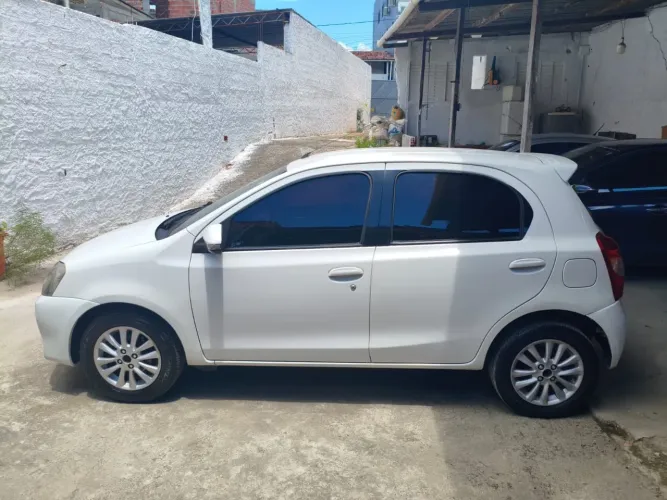 Toyota Etios XLS 1.5 Flex 16V 5P Mec. 2015