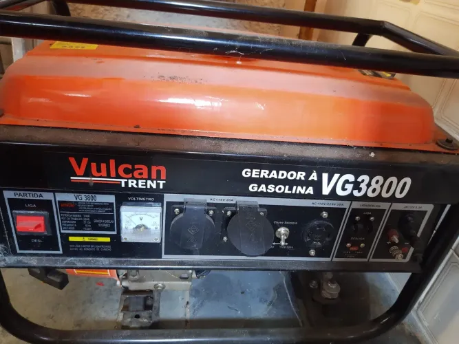 Gerador a Gasolina modelo VG3800 da marca Vulcan, com potência máxima de 3.000W