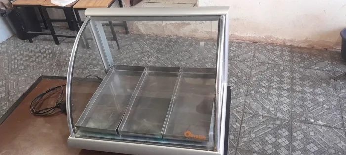 Estufa para salgados tenho duas R$ 250.00 cada  110 volts