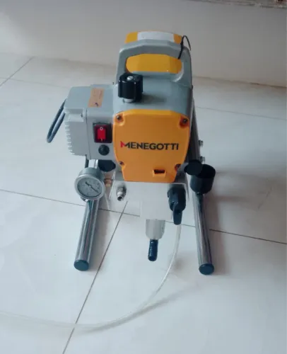 Máquina de Pintura Airless Menegotti MMA 900 127V Nova na Caixa