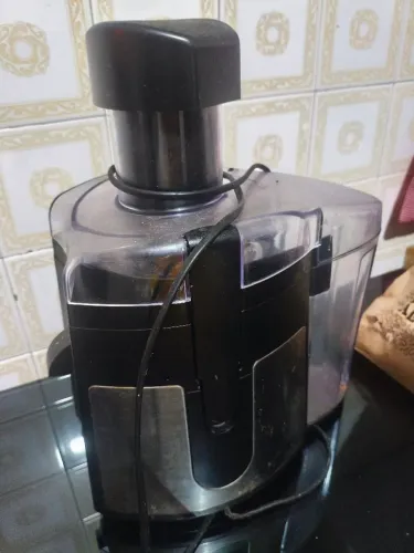 Centrifugadora / Juicer De Extração de Sumos (Preta/Inox)