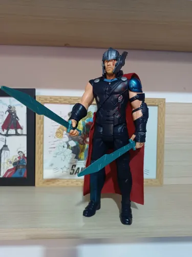 Thor 30cm eletrônico 30cm original marca Hasbro 