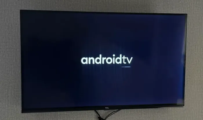 Televisão 32 polegadas TCL - impecável
