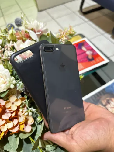 iPhone 8 Plus 64gb