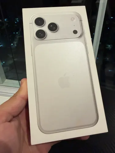 Iphone 17 pro max lacrado