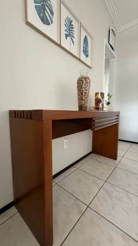 Mesa de 5 cadeiras + aparador