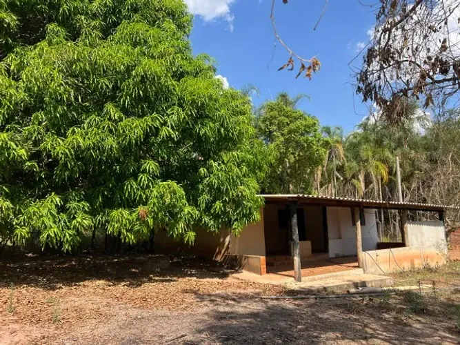 Chácara 2.100m², Casa (modesta), Pomar, Escritura, Setor Tainã, Cercada, Aragoiânia