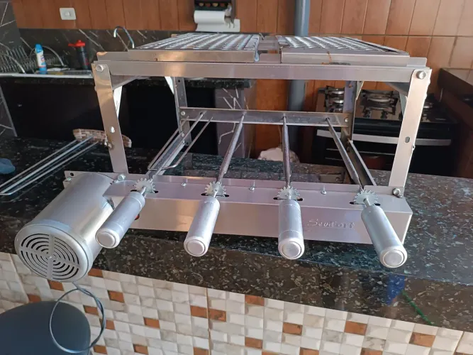 Espeto giratório bivolt