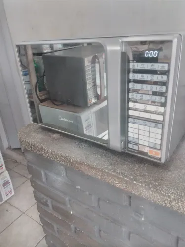 Microondas midea espelhado