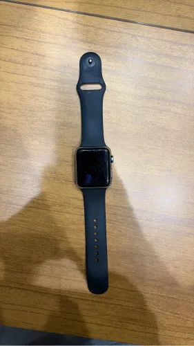 Apple Watch Série 3 - 42mm Preto e Alumínio Cinza Espacial