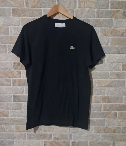 Lacoste regular fit g/gg irada, está com código na etiqueta e botão extra