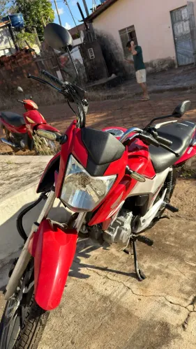 Honda CG Titan 2015/16 Vermelha - Conservada e Pronta para Rodar.