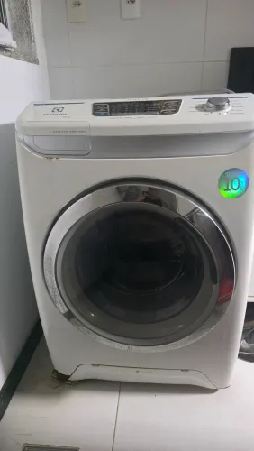 Máquina de Lava e Seca Eletrolux intuitive 9Kg com DEFEITO