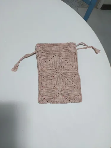 Saquinho de crochê artesanal