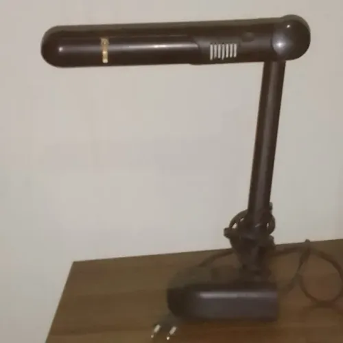 Luminária de mesa modelo pelicano