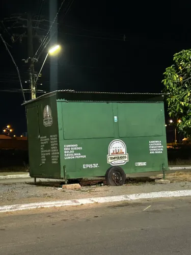 VENDE-SE TREILER OU LOJA COMPLETA