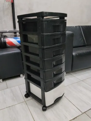 Carrinho auxiliar para salão