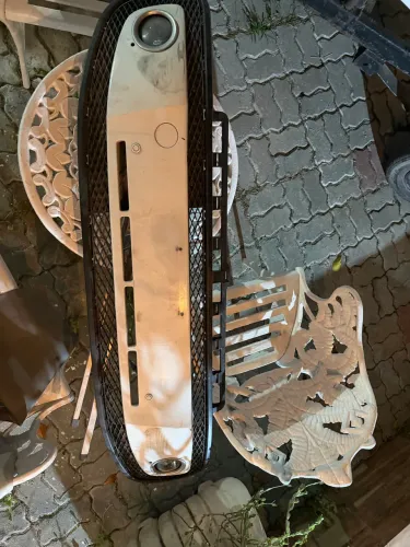 Grade frontal Volkswagen Up com farol de milha 