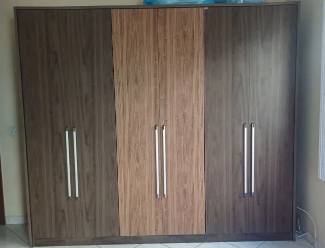 Guarda roupa 6 portas
