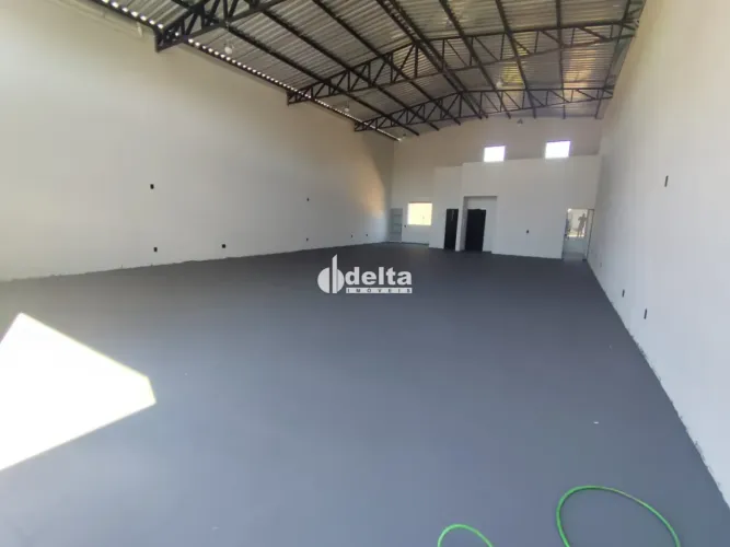 Galpão disponível para locação no bairro Jardim Brasilia em Uberlândia-MG